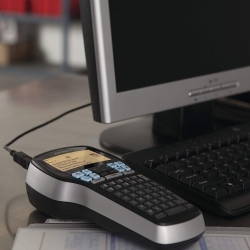 DYMO LabelManager 420P yüksek performanslı etiketleme aleti, çantalı, Taşınabilir etiket cihazı, ABC klavye, ekstra tekerlekli Dymo 4 Adet D1 yazı bandı, PC veya Mac arayüzlü - 6