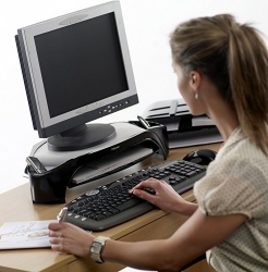 Fellowes 7902 Ayarlanabilir Monitör Yükseltici Stand - 3