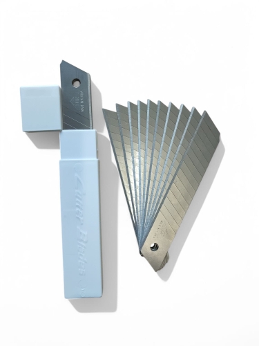 ZORRO 1404 Geniş Maket Bıçağı Yedeği 18mm 14 Kırımlı ( 1 Tüp ) - 1